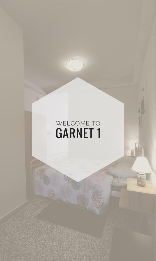 Апартаменты Garnet 1 Каламата Экстерьер фото